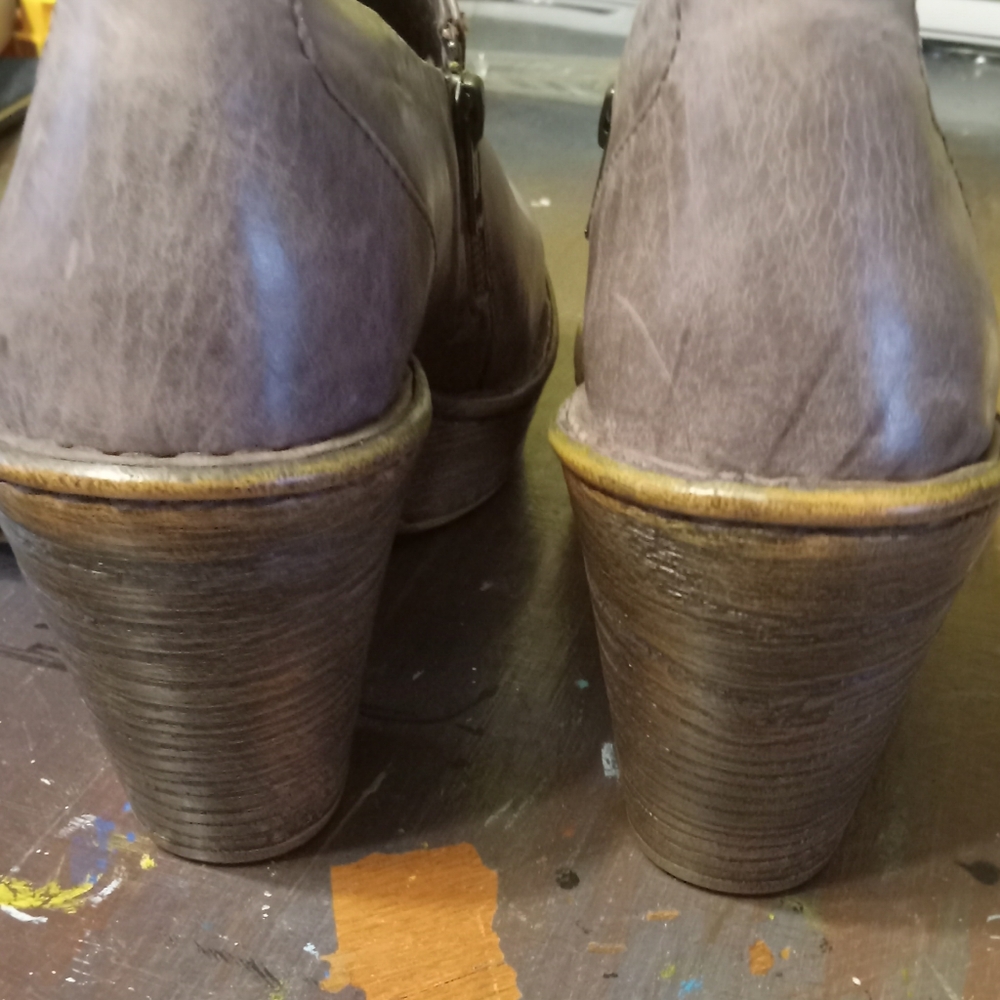 Born Women's Ankle Boots in Gray - Picture 5 of 8